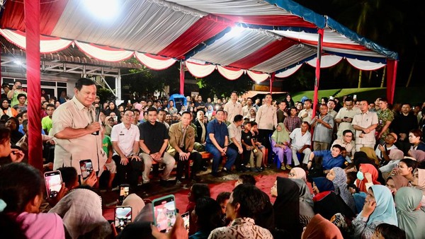 Prabowo Sambut Tahun Baru Bersama Pengungsi Batang Toru, Tegaskan Komitmen Pemulihan Pascabencana