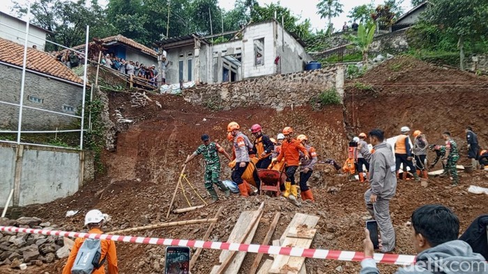Longsor di Jatinangor Sumedang, Enam Pekerja Tertimbun, Empat Tewas