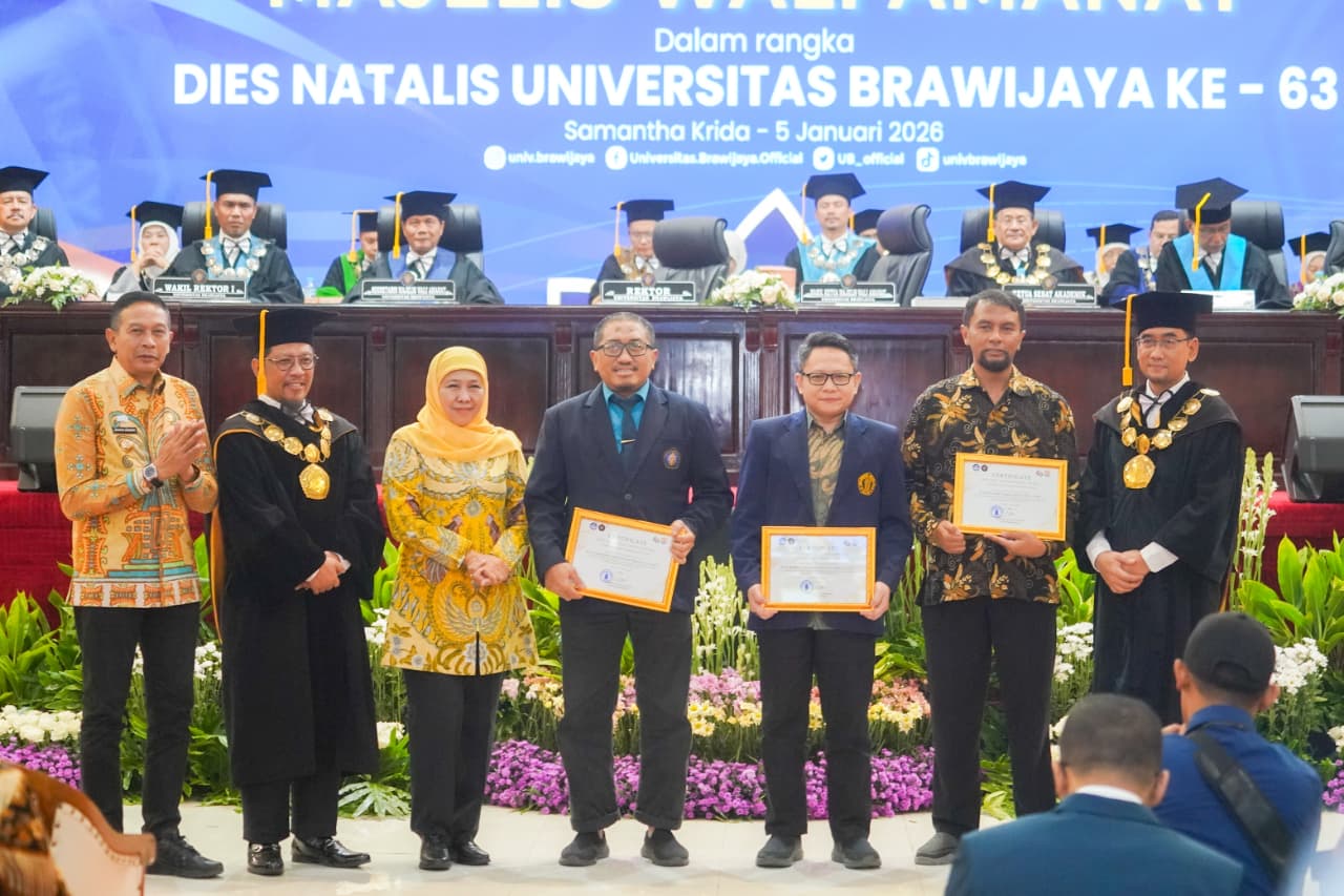 Gubernur Khofifah Hadiri Sidang Pleno Dies Natalis ke-63 Universitas Brawijaya, Sampaikan Apresiasi UB Sebagai Kampus Penyumbang Riset dan Inovasi Aplikatif Terbesar di Indonesia