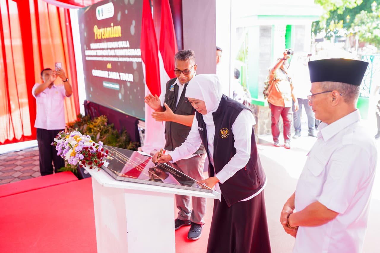 Gubernur Khofifah Resmikan PERMATA JATIM di Pasuruan, Ajak Warga Jaga Lingkungan Bersih dan Sehat