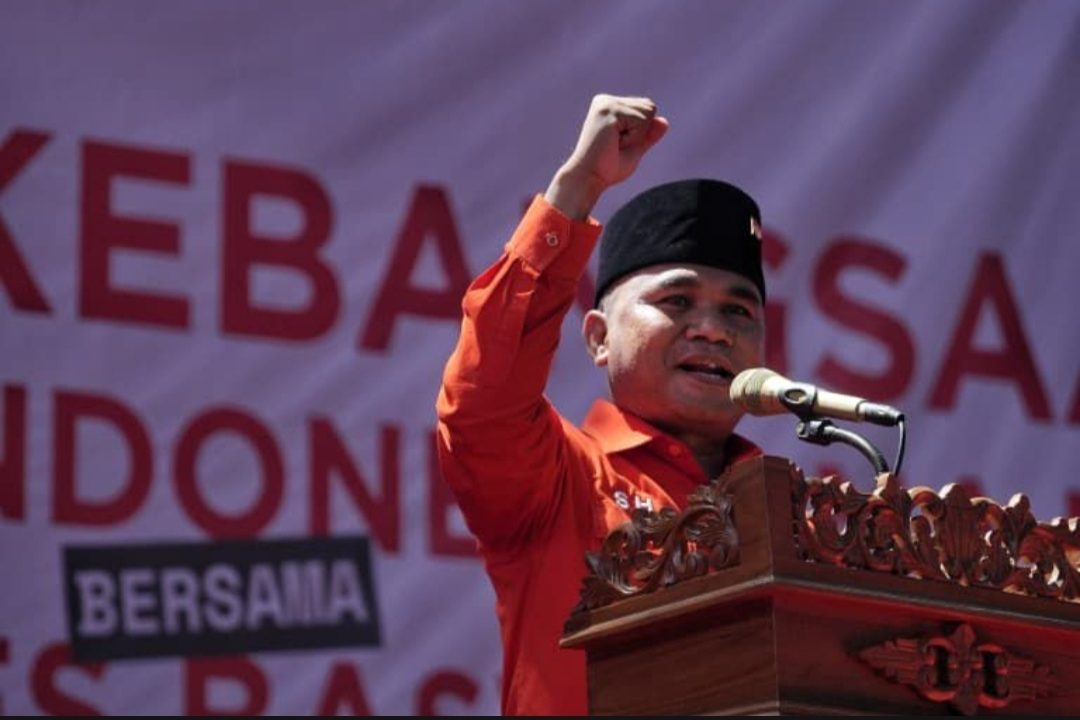 Politik yang Datang dengan Sandal Jepit