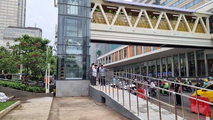 JPO Sarinah Diresmikan, Trotoar Bakal Diperlebar 2,6 Meter pada Mei