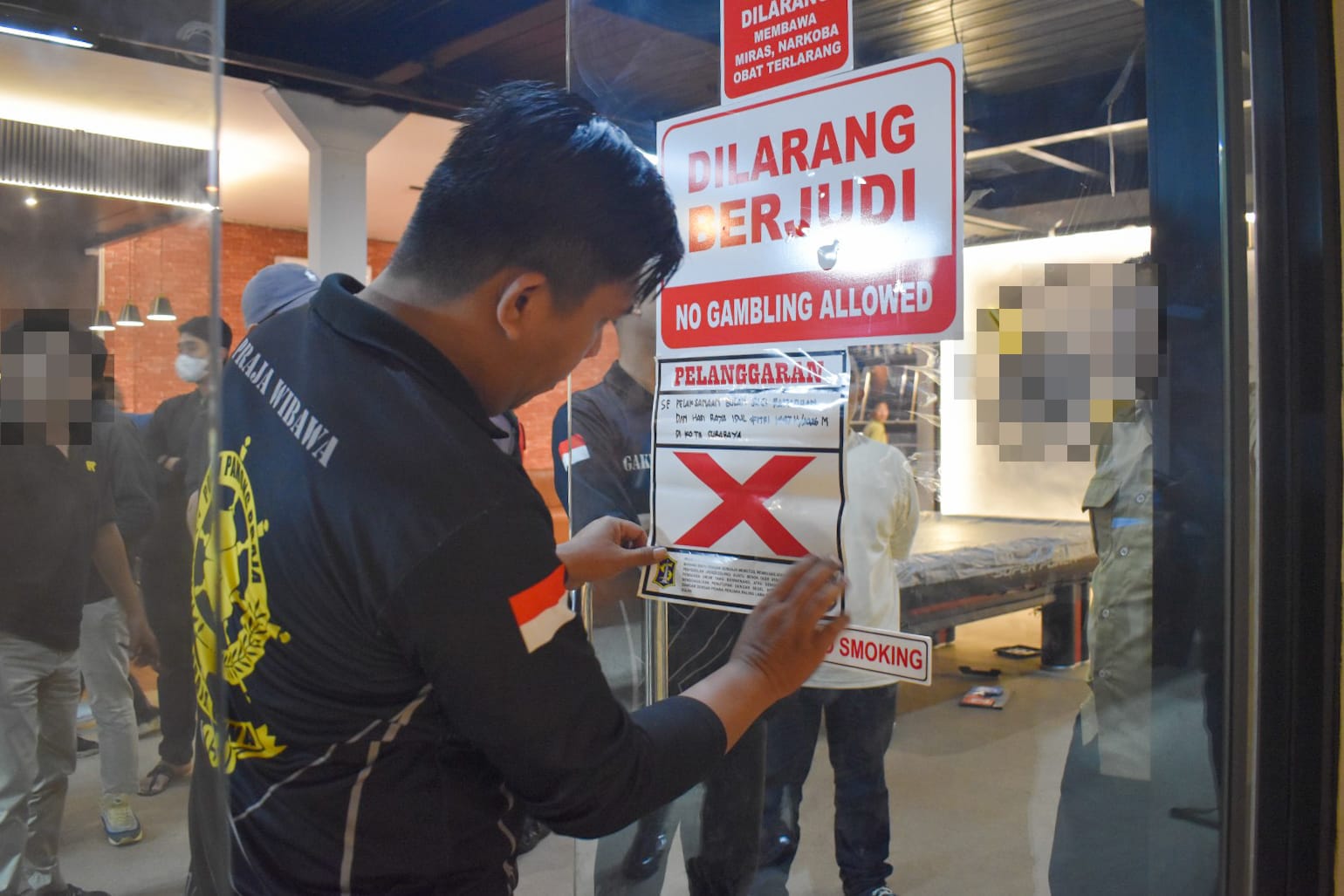 Langgar SE Wali Kota, Satpol PP Surabaya Temukan Tempat Biliar dan Panti Pijat Tetap Beroperasi saat Ramadan