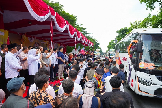 Gubernur Khofifah Berangkatkan 4.000 Warga Jatim Mudik Gratis, Tekan Kecelakaan dan Ringankan Beban Masyarakat