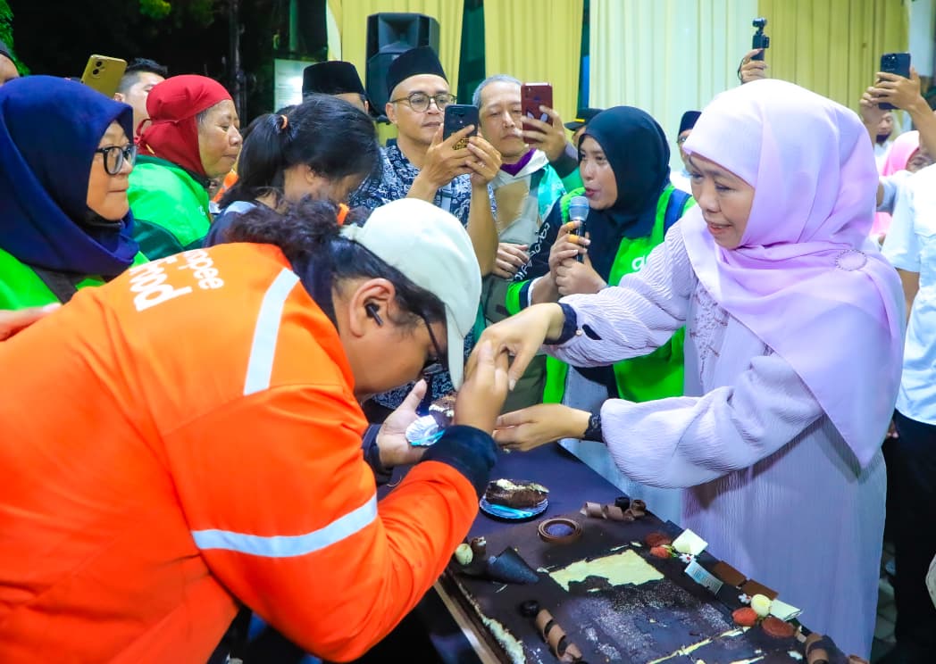 Gubernur Khofifah Tutup Rangkaian Idul Fitri 1447 H bersama 250 Pengemudi Ojol, Tegaskan Kepedulian Pekerja Sektor Informal