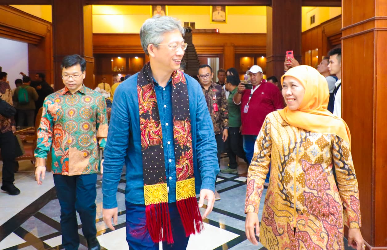 Gubernur Khofifah Terima Kunjungan Dubes RRT HE. Mr. Wang Lutong, Dorong Penguatan Investasi, Industri, Energi Bersih