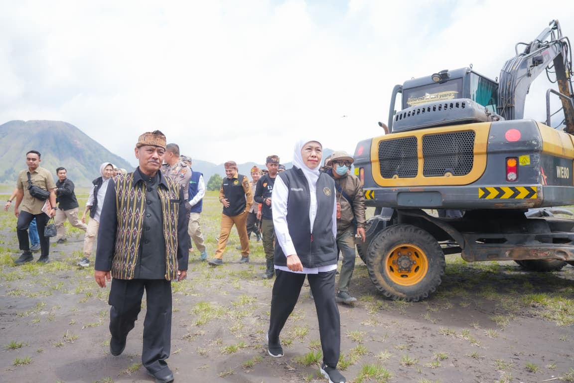 Gubernur Khofifah Groundbreaking Jalan Lingkat Kaldera Tengger dan Resmikan Sarana Air Bersih di TNBTS