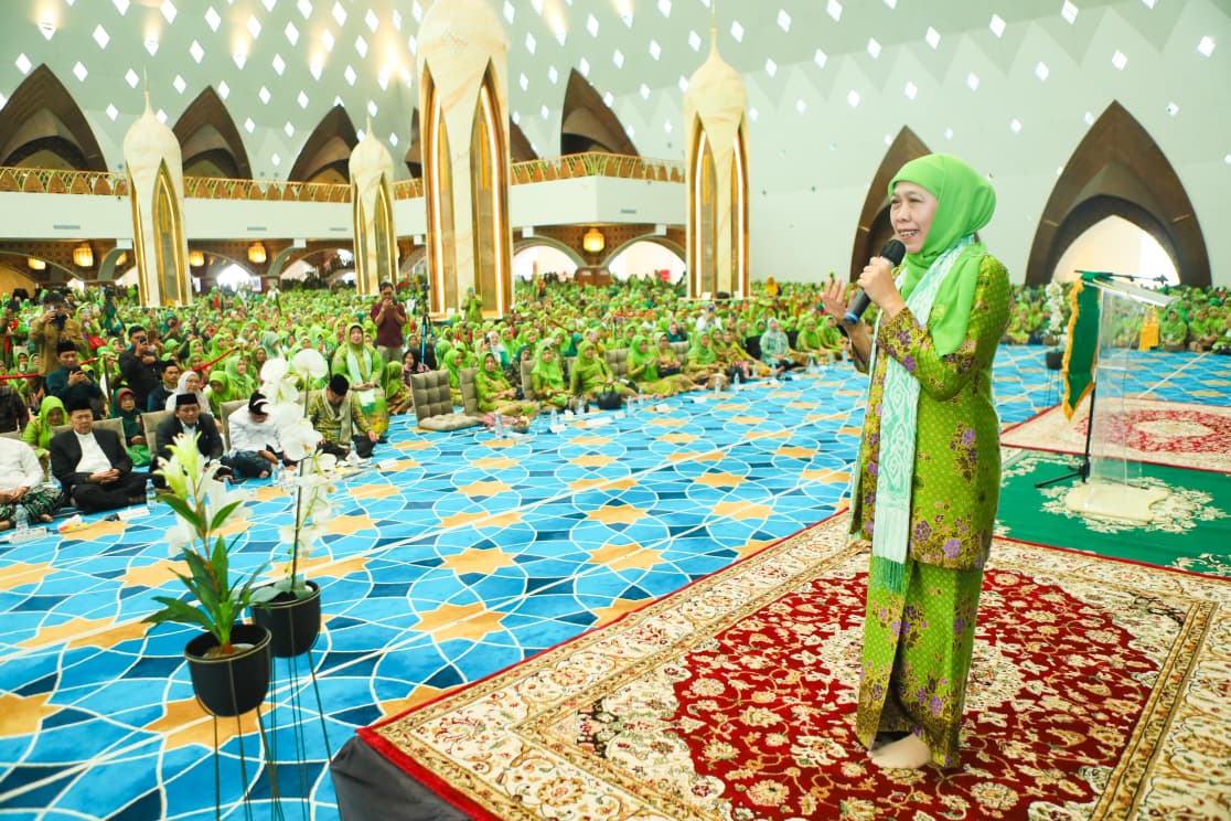 Khofifah Bersama Puluhan Ribu Muslimat NU Jabar Deklarasikan Seruan untuk PBB, Hentikan Perang Wujudkan  Perdamaian Dunia