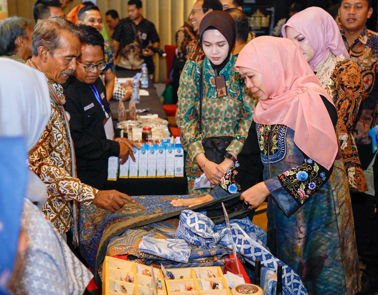Gubernur Khofifah Tegaskan Konsumen Berdaya dan Terlindungi Jadi Pilar Ekonomi Menuju Indonesia Emas