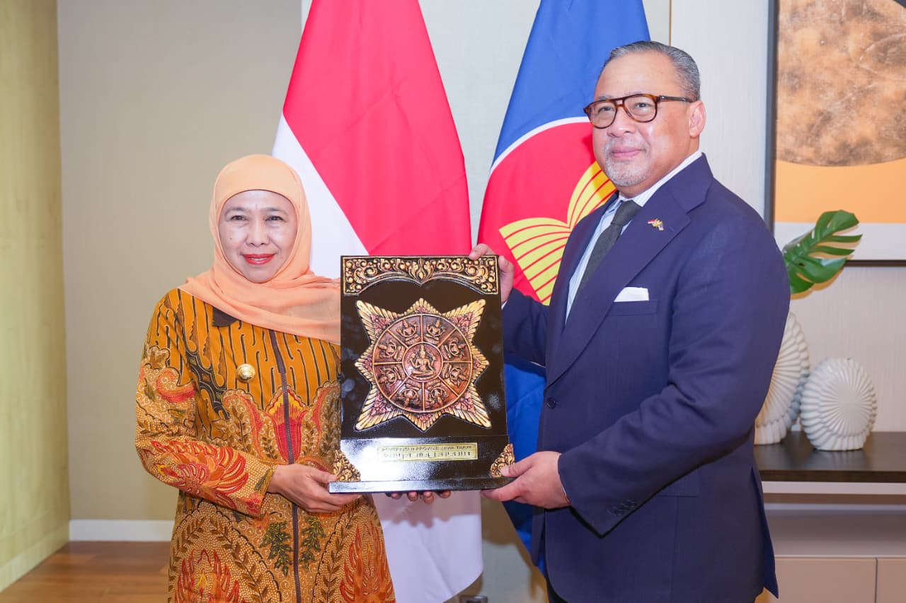 Gubernur Khofifah Lakukan Pertemuan dengan Dubes RI Untuk Malaysia, Diskusikan Penguatan Perdagangan dan Pendidikan