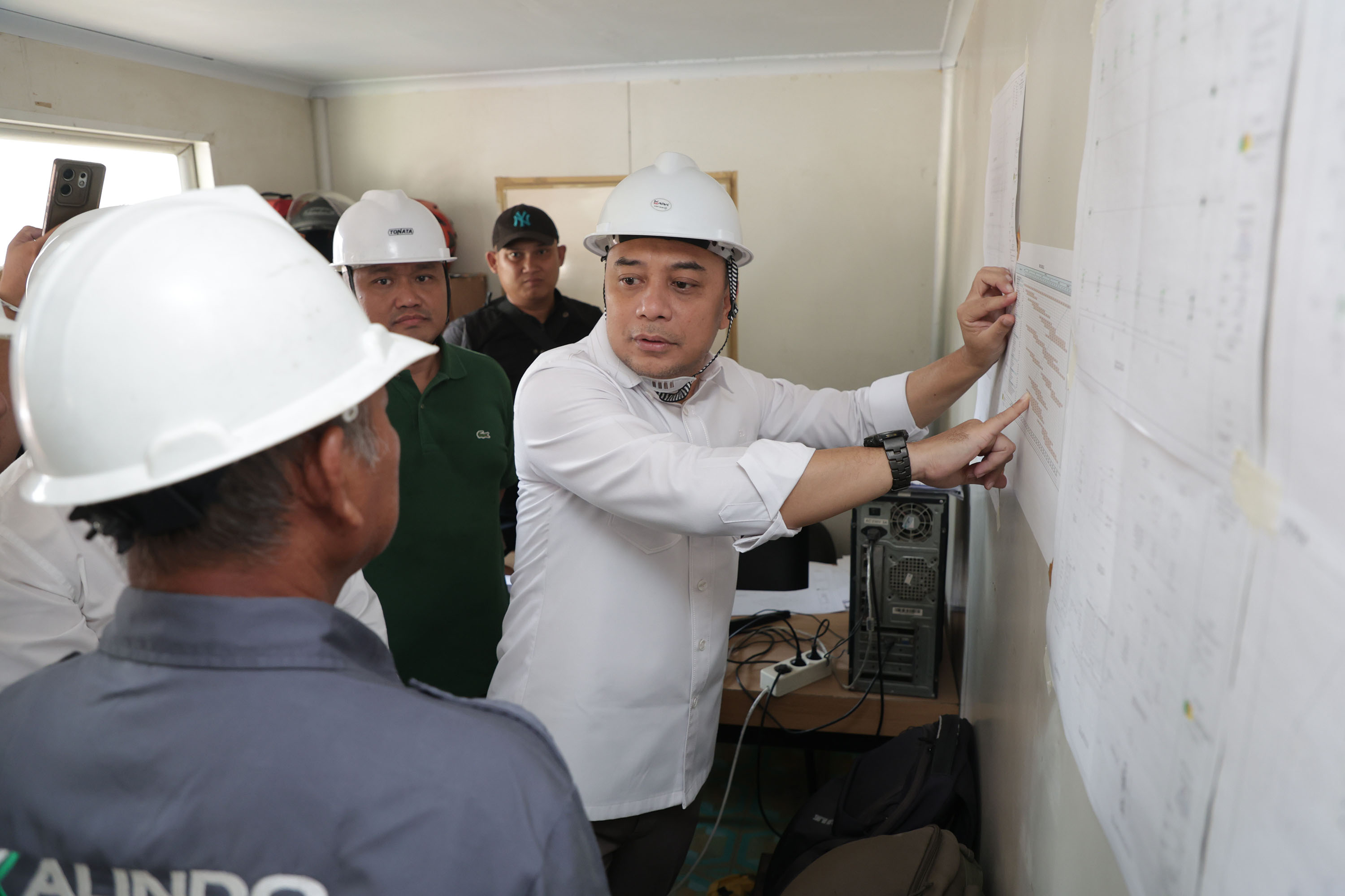 Sidak Revitalisasi Pasar Keputran Selatan, Wali Kota Eri Harap Warga Belanja Lebih Nyaman dan Bersih