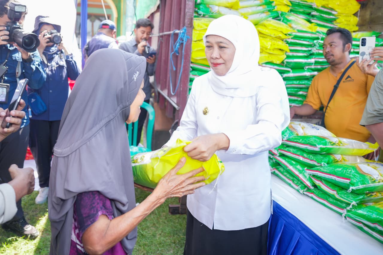 Gubernur Khofifah Gencarkan Pasar Murah, Jaga Daya Beli Sediakan Bahan Pokok Terjangkau