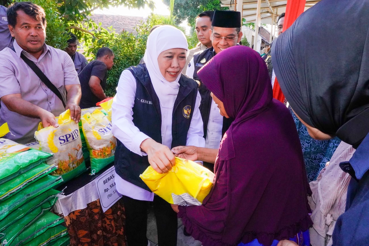 Gubernur Khofifah Gelar Pasar Murah di Probolinggo, Tegaskan Kehadiran Pemerintah Jaga Daya Beli dan Kendalikan Inflasi
