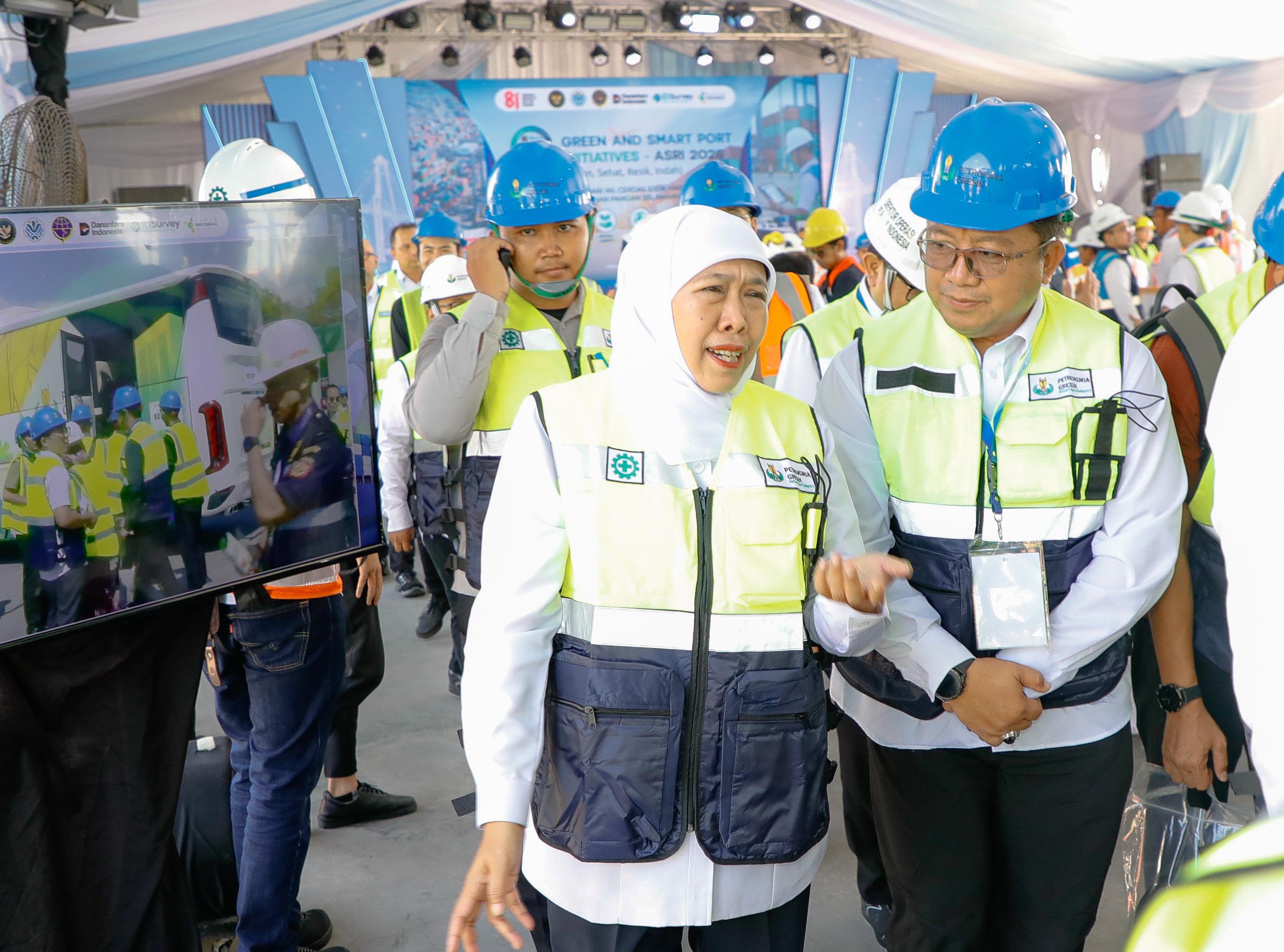 Gubernur Khofifah Dampingi Menko Pangan Zulhas di GSPI ASRI, Pastikan Jatim Dukung Transformasi Pelabuhan Green, Smart, Efisien dan Kompetitif