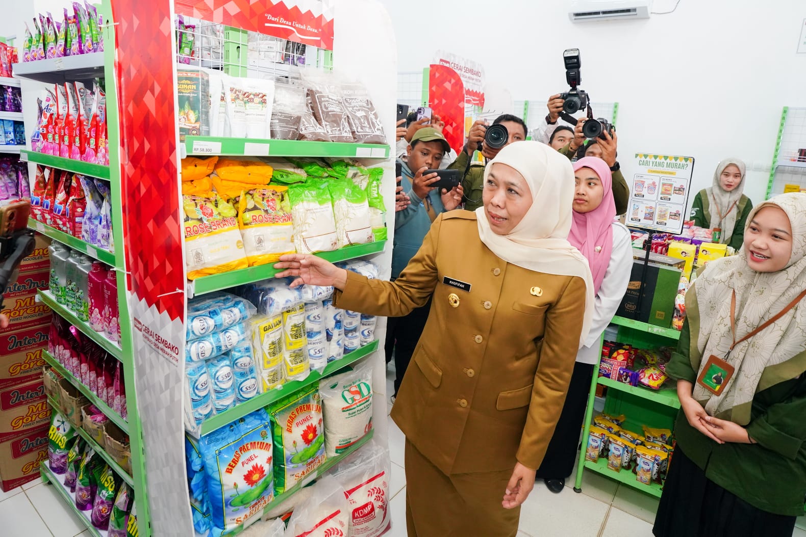 Jatim Pimpin Nilai Transaksi Nasional Koperasi Desa Merah Putih, Khofifah: Bukti Ekonomi Kerakyatan Bergerak Nyata dari Desa
