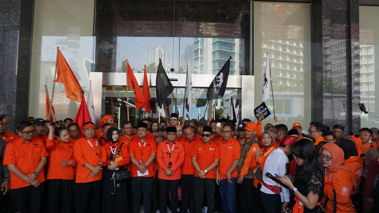 Partai Gerakan Rakyat Resmi Daftar ke Kemenkum RI Usai Lengkapi Berkas di 38 Provinsi