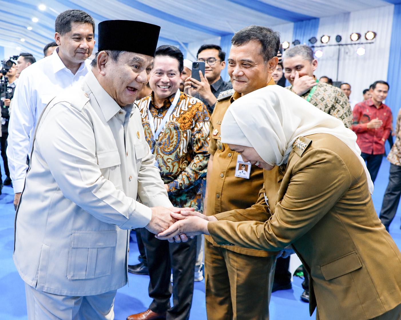 Presiden Prabowo Resmikan Akad Massal KPR Sejahtera di Jateng, Gubernur Khofifah Dukung Penuh Program FLPP dan KPP Masyarakat Berpenghasilan Rendah di Jatim