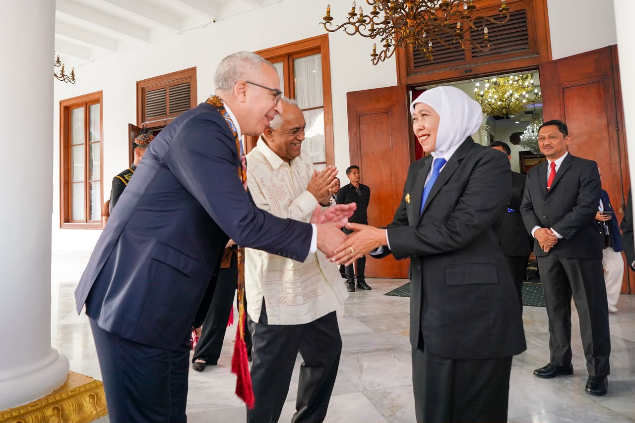 Gubernur Khofifah Terima Kunjungan Dubes Maroko, Dorong Kemitraan Strategis Jatim Maroko di Perdagangan, Pendidikan hingga Investasi