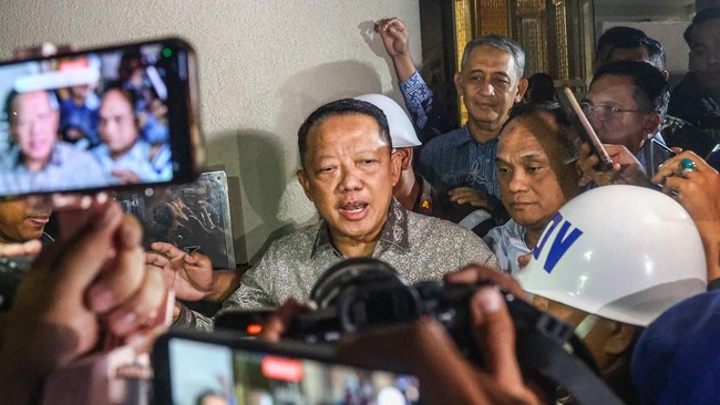 Febrie Adriansyah Jadi Tersangka TPPU, Status Jaksa Dicabut Sementara