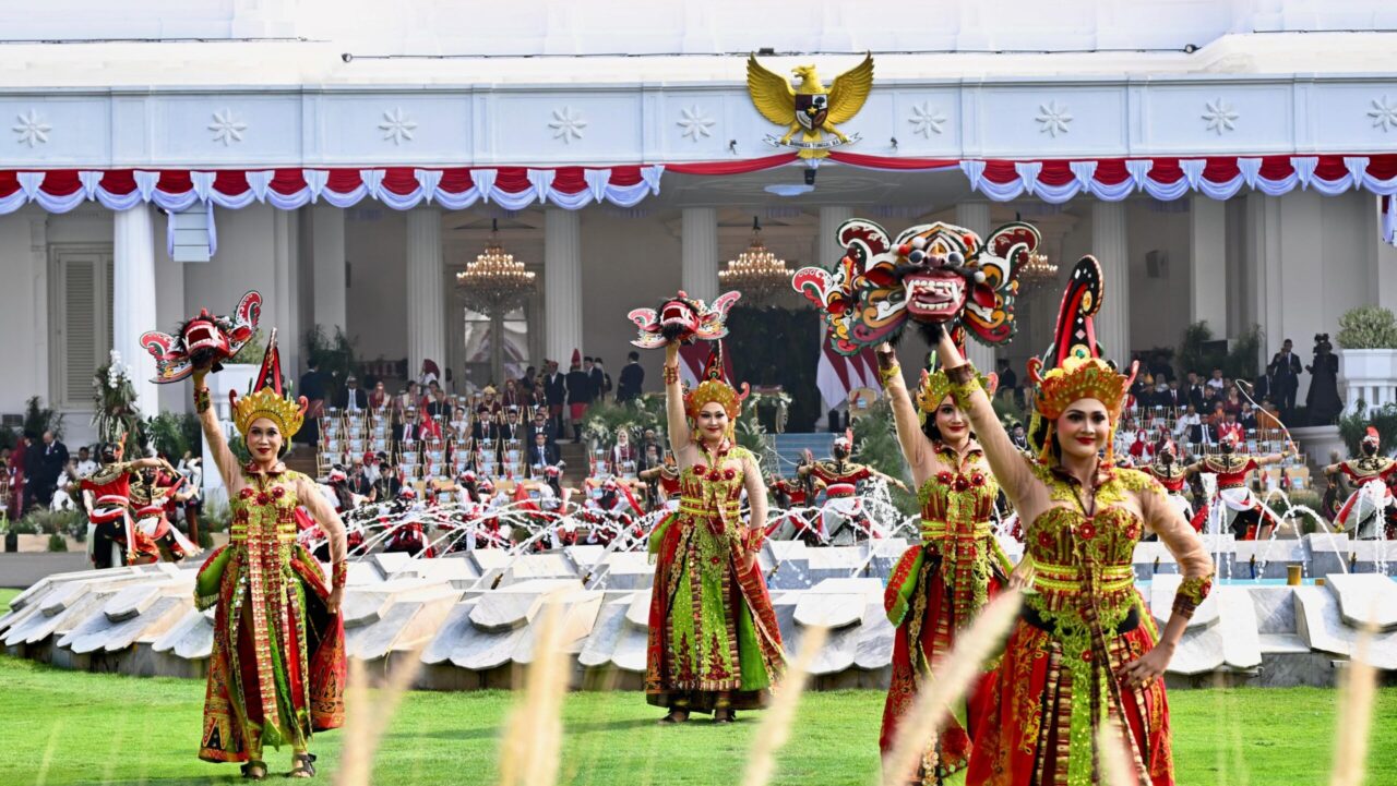 Semarak Cinta Tanah Air dan Keberagaman Warnai Pertunjukan Kesenian HUT ke-81 RI