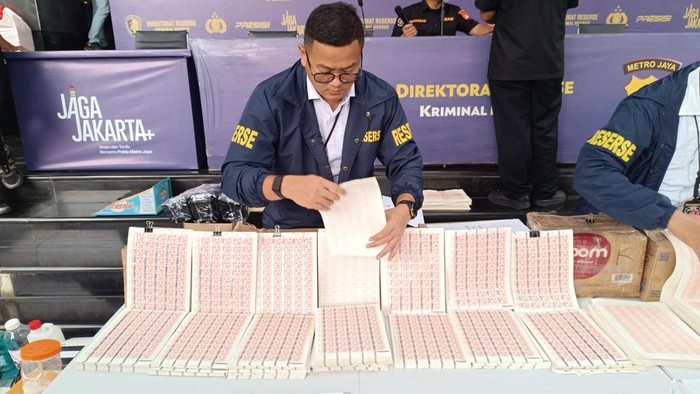 Polda Metro Jaya Bongkar Sindikat Meterai Palsu, Negara Rugi Rp 1 Triliun