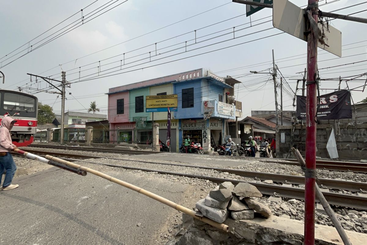 Pagi Kelam di Jalur KRL, Siswa SMA dan Lansia Tewas Tertemper