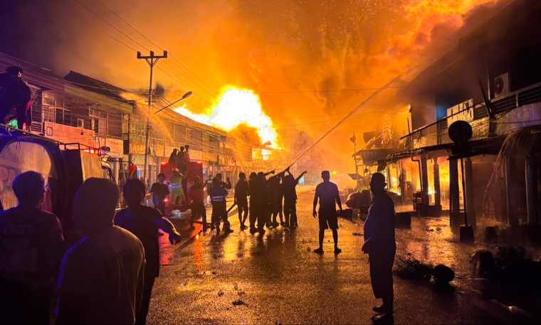 Kebakaran Hebat Landa Pasar Sungai Duri, Lebih dari 30 Ruko Terdampak