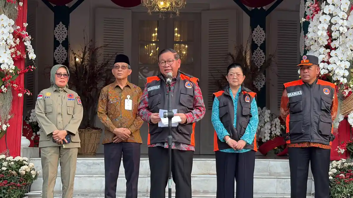 Jalan Licin Picu Kecelakaan, Pramono Minta Pedagang Kramat Jati Direlokasi