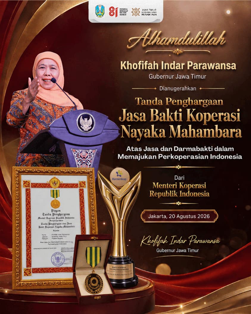 Gubernur Khofifah Terima Penghargaan Jasa Bakti Koperasi Nayaka Mahambara dari Menteri Koperasi