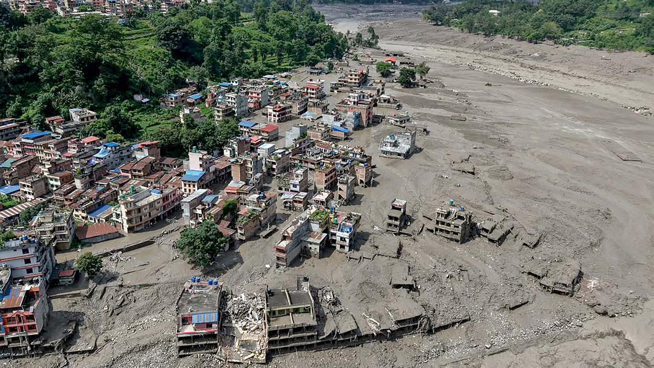 Banjir Bandang China-Nepal Tewaskan 22 Orang, 384 Turis Hilang