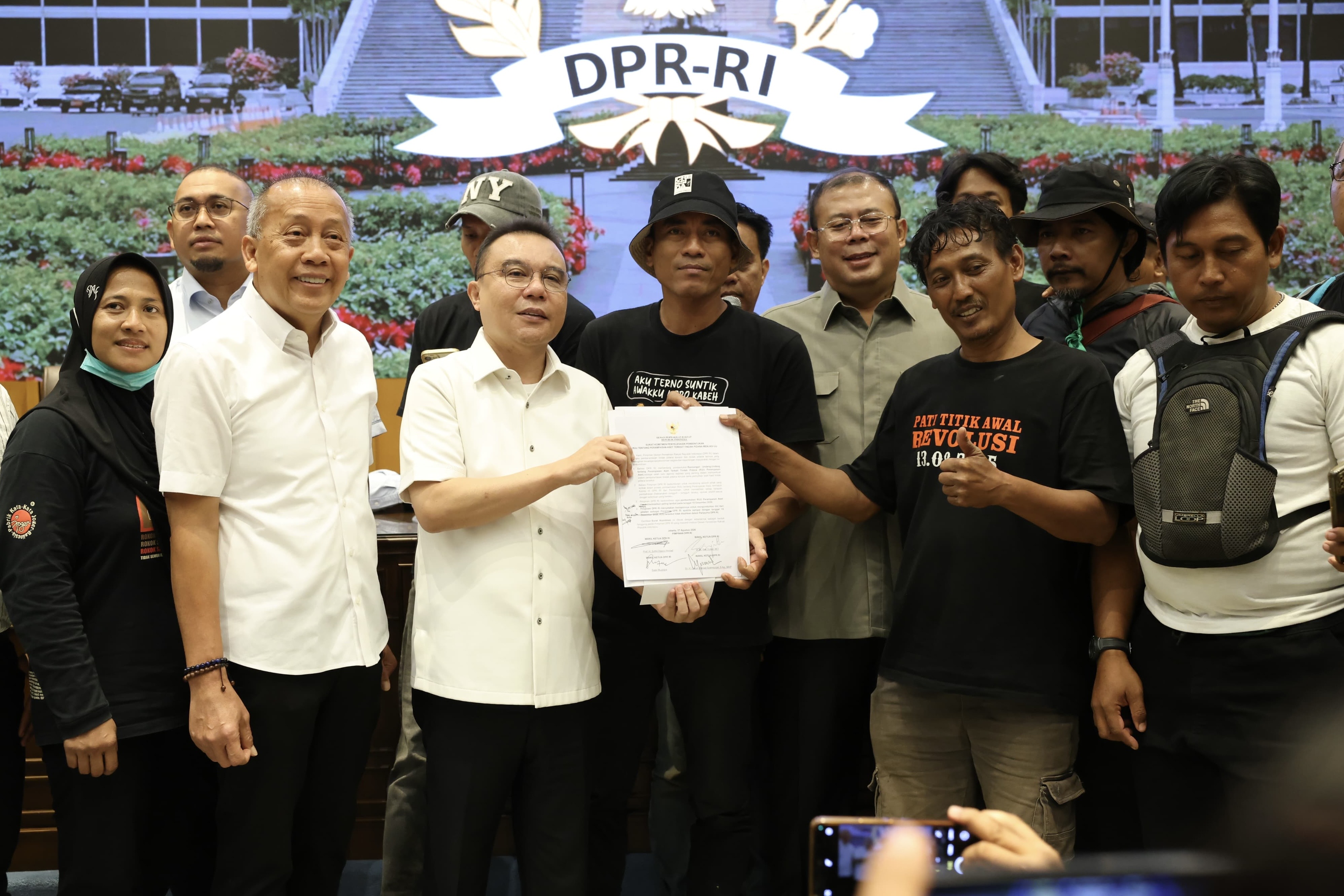 DPR Pastikan Relawan Pati Aman dalam Menyuarakan Aspirasi