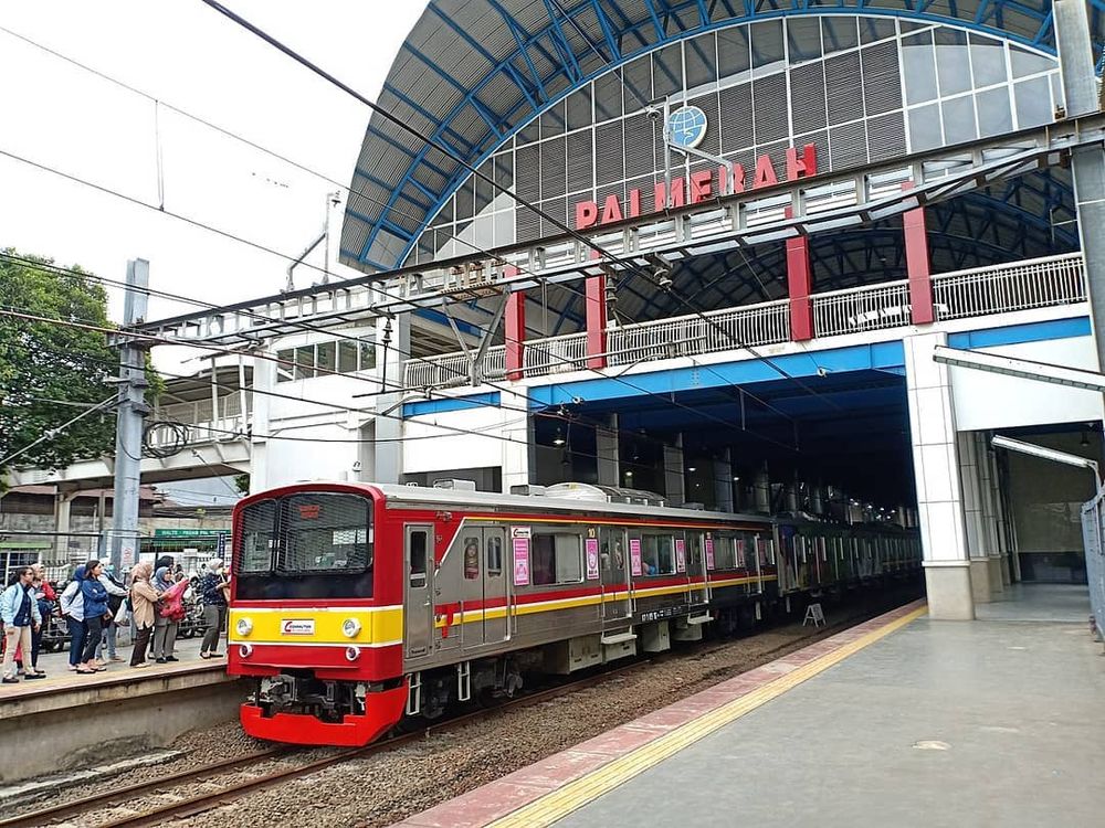 Ada Kerumunan Orang, KRL Tanah Abang-Rangkasbitung Hanya Sampai Palmerah