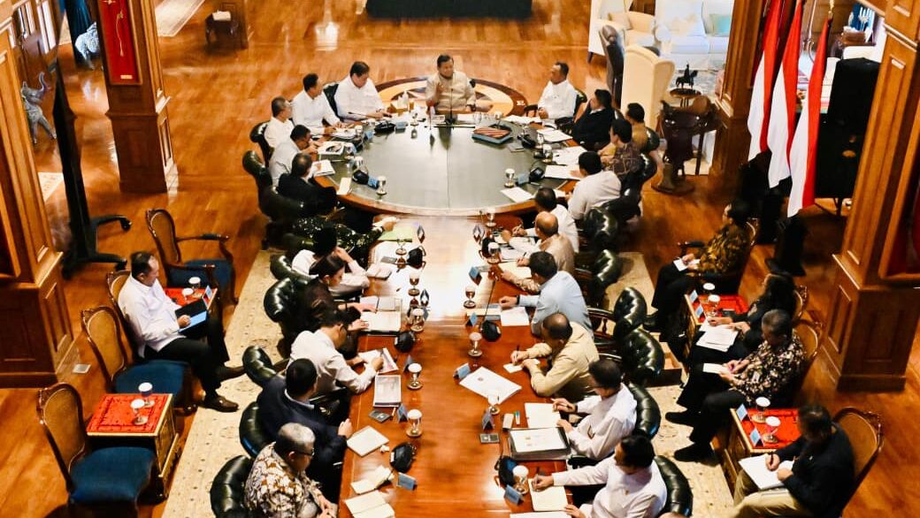 Pimpin Rapat di Hambalang, Prabowo Tekankan Rumah Layak Harus Didukung Lingkungan ASRI
