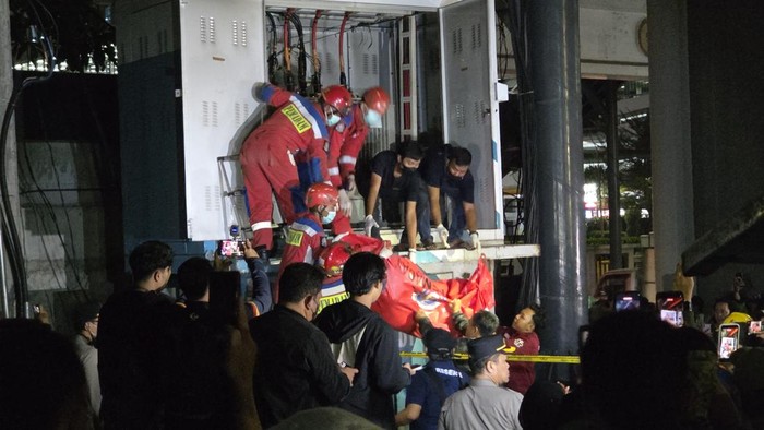 Geger! Pria Tanpa Identitas Tewas di Gardu Listrik LRT Pancoran