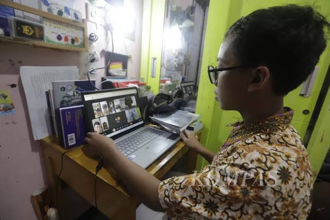 Imbas Abu Vulkanik Anak Krakatau, Jakarta Terapkan PJJ Mulai Besok