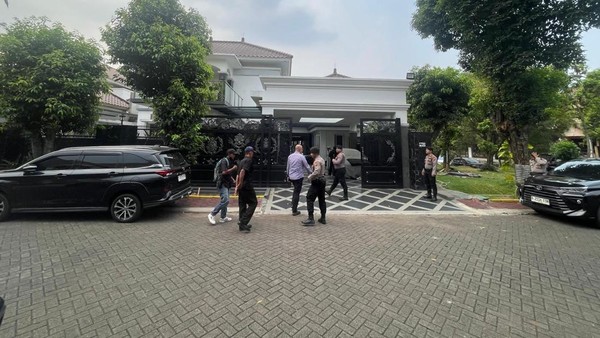 Kasus Ade Kuswara, KPK Geledah Rumah Mewah di Cibubur