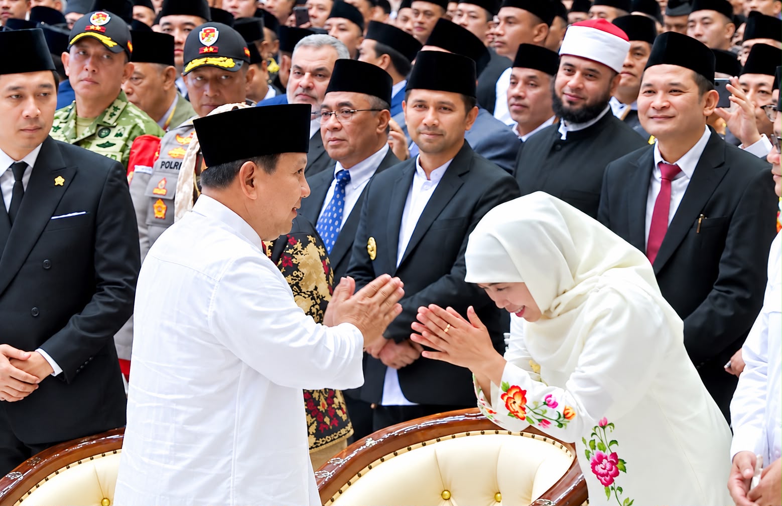 Gubernur Khofifah Dampingi Presiden Prabowo Hadiri Peringatan Satu Abad Pondok Modern Darussalam Gontor di Ponorogo