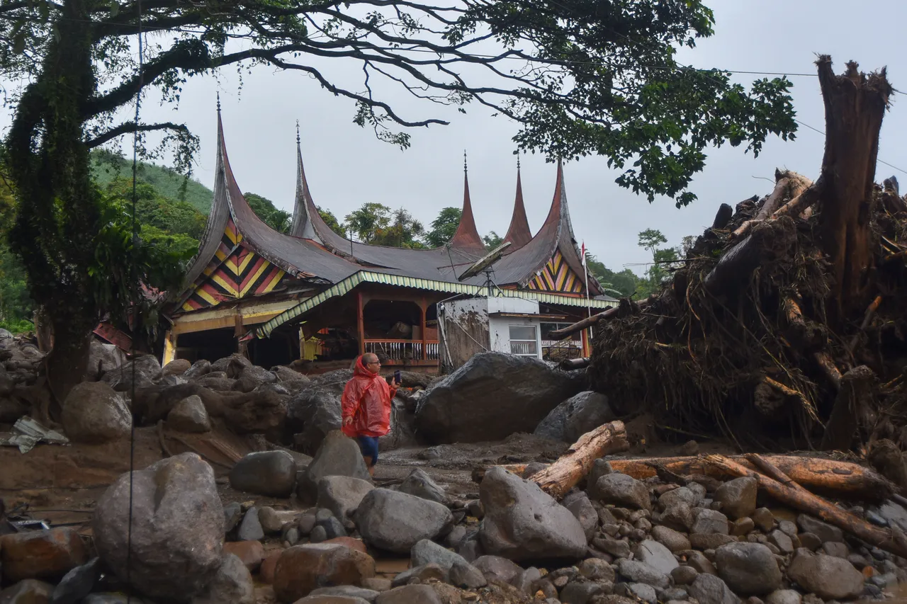Banjir Bandang Terjang Solok, 1 Warga Meninggal dan 1 Masih Dicari