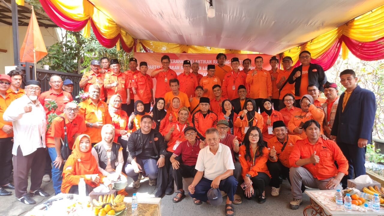 Konsolidasi di Bekasi Utara, Gerakan Rakyat Serahkan SK Kepengurusan Tingkat Kelurahan dan Sayap Pemuda