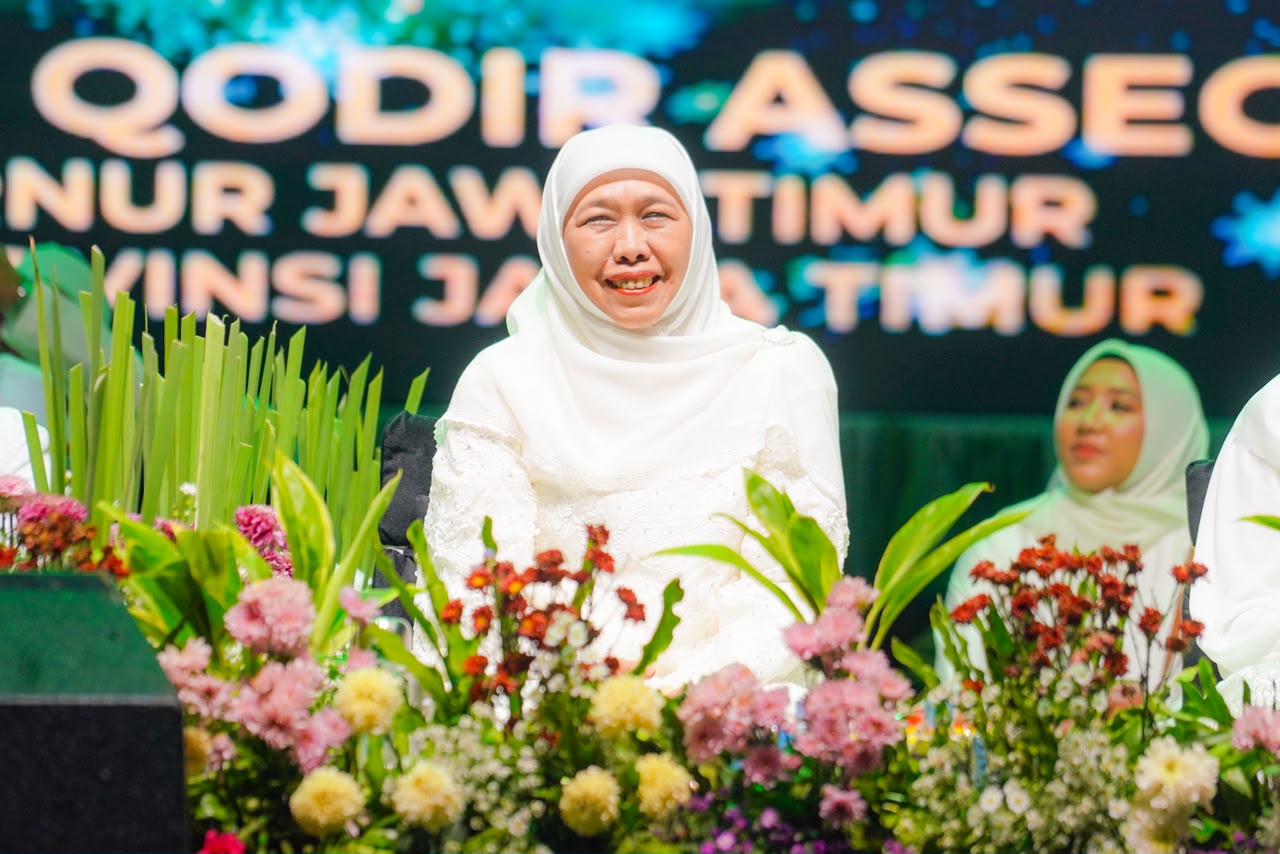 Gubernur Khofifah Bersama DPRD Jatim, Habib Syech dan Ribuan Jemaah Sambut Hari Jadi ke 81 Jatim dengan Bersholawat