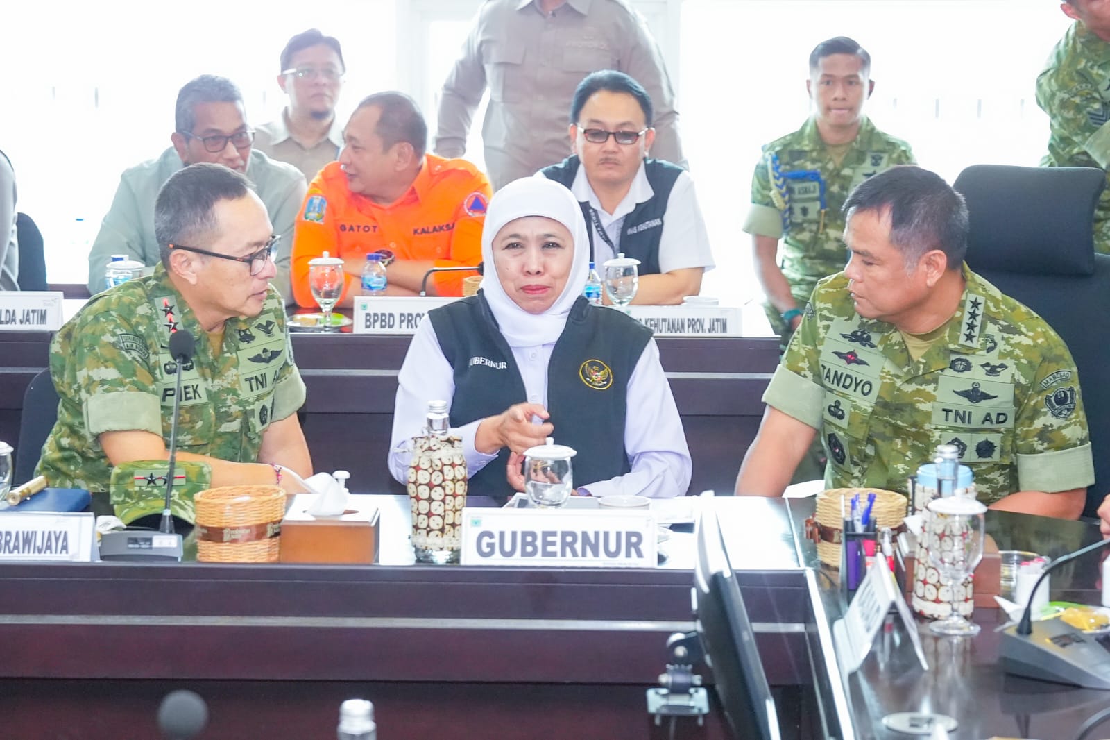 Gubernur Khofifah, Kepala BNPB, KSAD Rakor Penanganan Karhutla Jatim, Tangani Karhutla Terpadu dan Komprehensif